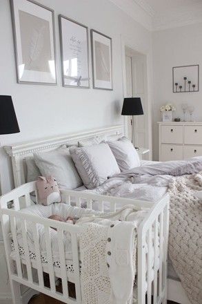 Bedroom With Baby Sharing Ideas, Shared Baby Rooms, Small Space Baby, Cozy Baby Room, Newborn Room, Bedside Crib, Baby Room Themes, Baby Clothes Organization, Pink Bedroom Decor