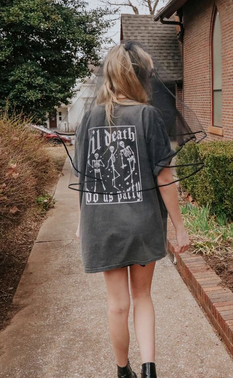 Emo Night, Bachelorette Vibes, Hens Party Themes, Bach Bash, Edgy Wedding, Hen Party Accessories, Wedding Party Shirts, Wedding Bachelorette Party, Skeleton Design