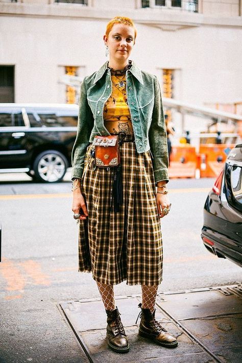 Thrift Manifestation, Wrong Clothes, 80s Trends, Arty Fashion, Arte Punk, Nyfw Street Style, 90s Fashion Outfits, Eclectic Fashion, Looks Style