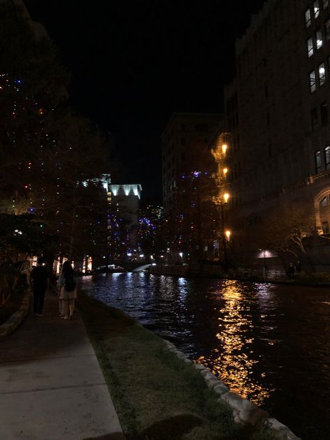 San Antonio At Night, San Antonio Texas Aesthetic, San Antonio Aesthetic, San Antonio Skyline, San Antonio City, San Antonio River Walk, San Antonio River, Downtown San Antonio, Yellow Sky