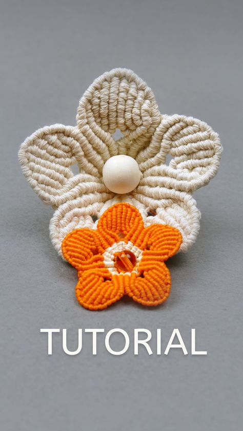 DIY MACRAME FLOWERS Diy Macrame Flowers Tutorial, How To Make Macrame Flowers, Macrame Flowers Diy, Macrame Flowers Tutorial, Macrame Flower Tutorial, Macrame Animals, Diy Macrame Plant Hanger Tutorials, Flower Macrame, Macrame Flowers