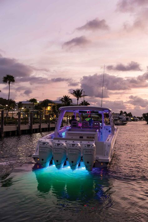 Yacht Aesthetic, Sport Fishing Boats, Center Console Boats, Boston Whaler, Outboard Boats, Boat Lights, Deck Boat, Fast Boats, Yacht Party