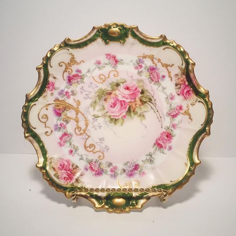 Antique Limoges France Coronet Plate French Hand Painted Floral & Heavy Gold Description: A beautiful Limoges Coronet hand painted floral dessert plate circa 1905-1914 from the mark on the back. Made Ceramic Mirror, Floral Dessert, Antique Haviland Limoges, Limoges China, Old Plates, Plate Wall Decor, Mirror Metal, Antique Dishes, Pretty China