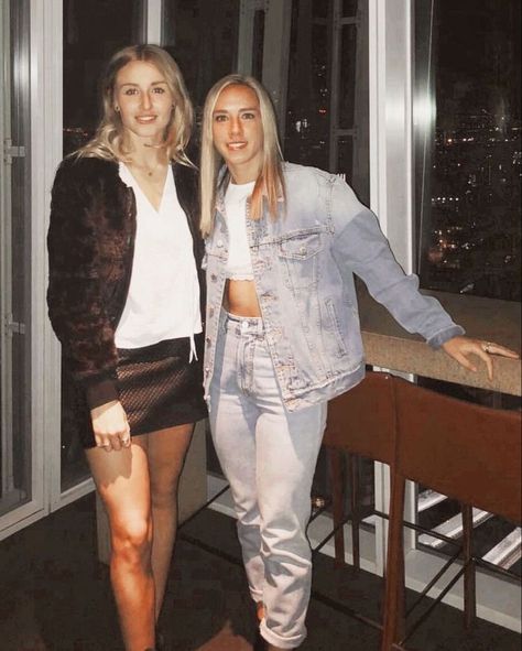 Leah Williamson And Jordan Nobbs, Jordan Nobbs, Soccer Couples, Lucy Bronze, England Ladies Football, England Women, Arsenal Wfc, Leah Williamson, Arsenal Women