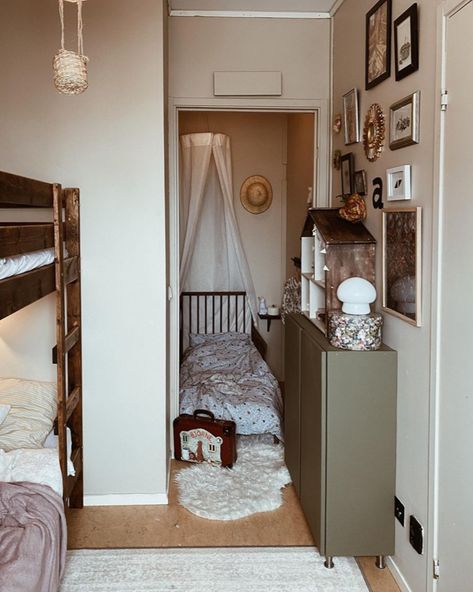 my scandinavian home: Smart Compact Family Living On a Budget, Swedish Country Style! Compact Living Inspiration, Compact Bedroom, Family Bedroom, Swedish Style Home, Compact Bedroom Ideas, Ikea Mydal, Swedish Country Style, Swedish Bedroom, Converted Closet