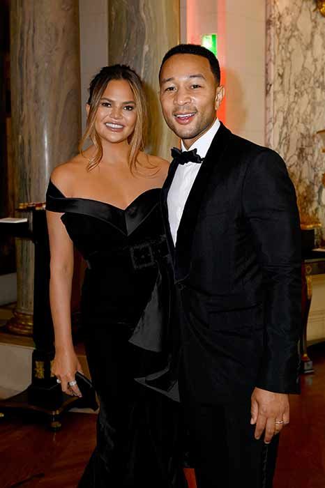 The most stylish celebrity wedding guests of 2019 so far – from Victoria Beckham to Pippa Middleton - Photo 2 Chrissy Teigen Wedding, Chrissy Teigen John Legend, John Legends, Wedding Guest Outfit Inspiration, Christine Teigen, Dress Paris, Stylish Celebrities, Chrissy Teigen, John Legend