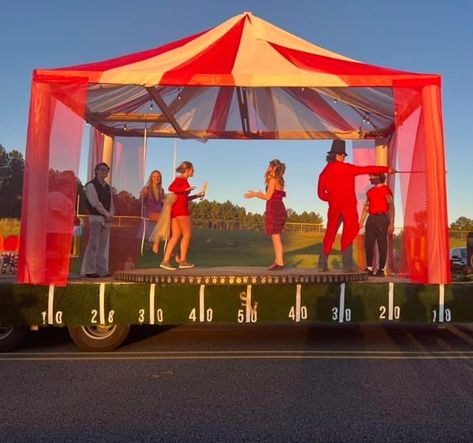 Greatest Show On Turf Homecoming Float, Parade Float Football Theme, Circus Theme Float, Circus Theme Homecoming Float, Greatest Showman Parade Float, Carnival Float Ideas, Carnival Floats Parade, Circus Parade Float Ideas, Float Themes For Parade