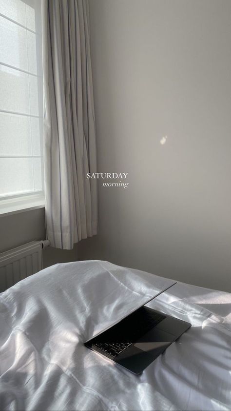 Saturday Morning Astethic, Work Laptop Aesthetic, Self Care Aesthetic Pictures Wallpaper Laptop, Laptop In Bed Aesthetic, Working Aesthetic Laptop, Aesthetic Bed Pictures, Morning In Bed Aesthetic, Aesthetic Bed Photos, Saturday Morning Aesthetic