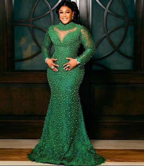 Dinner Dress Classy, African Wedding Dress, Dress African, Wedding Reception Dress, Lace Styles, Photoshoot Dress, Green Pearls, Green Prom Dress, African Lace