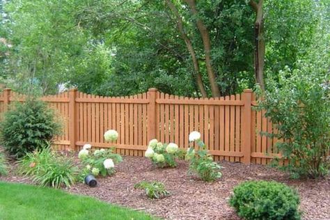 Semi Private Fence, Semi Privacy Fence, Private Fence Ideas, Diy Backyard Decor, Diy Backyard Fence, Contemporary Backyard, Wood Privacy Fence, Dream Patio, Fence Styles