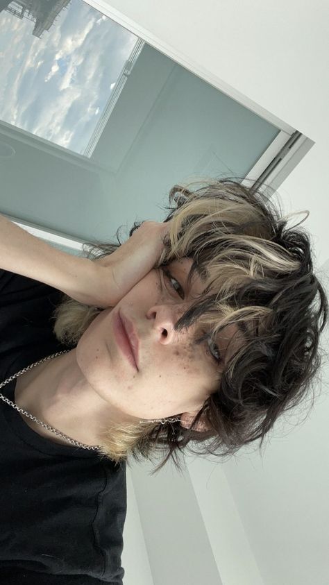 Short Grunge Hair, Hair Inspiration Short, Fluffy Hair, Short Hair Haircuts, Hair Reference, Grunge Hair, Long Hair Styles Men, Aesthetic Hair, Haircuts For Men