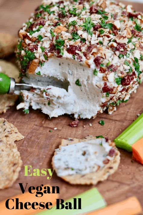 Vegan Cheese Ball, Easy Vegan Cheese, Chickpea Vegan, Best Vegan Cheese, Holiday Snack, Vegan Cheese Recipes, Vegan Party Food, Vegan Party, Vegan Holiday