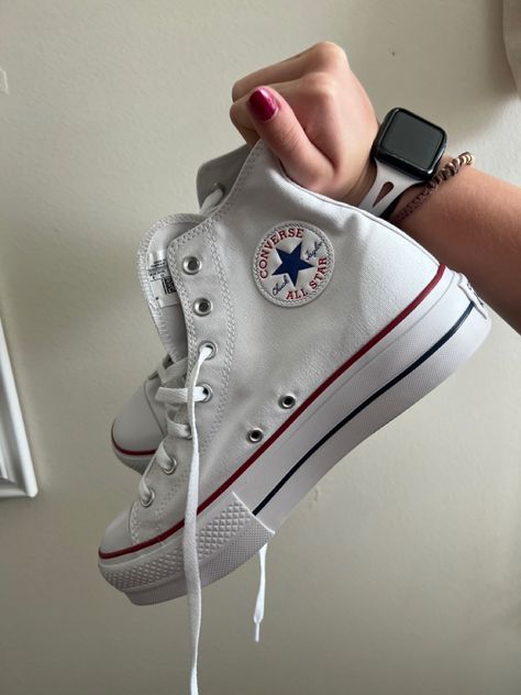 White Platform Sneakers Converse, White Platformed Converse, Outfits White Converse, Converse White Outfit, Platform Converse White, Custom Platform Converse, Converse Platform White, White Converse Aesthetic, White Platform Converse Outfit