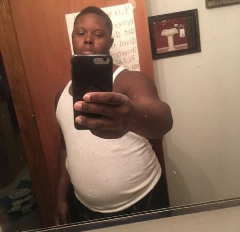 Goofy Mirror Pics, Black Men Mirror Selfie, Funny Mirror Selfie, Black Guy Pfp, Fat Black Guy, Black Man Selfie, Guy With Camera, Troll Pfp, Shots Meme