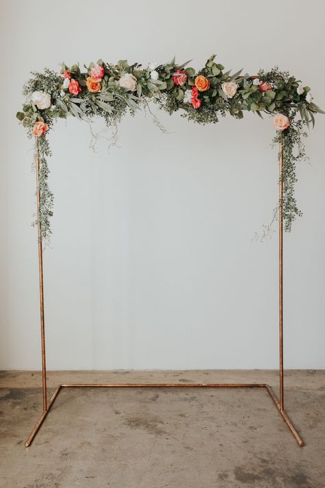 Save this copper arch with bright colorful florals for your wedding day! Simple Arch Decoration Wedding, Copper Wedding Arch, Simple Wedding Arch, Altar Flowers Wedding, Wedding Gate, Bronze Wedding, Metal Wedding Arch, Floral Arch Wedding, Arch Decor