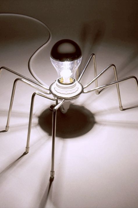 Spider Architecture, Elements Of Design Shape, Fear Of Spiders, Industrial Design Studio, Spider Lamp, Creative Lamp, Heels Design, Interior Industrial, Industrial Design Product