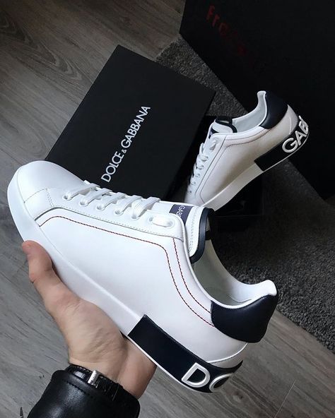 Elegant Sneakers, Casual White Sneakers, My Bday, Swag Men, Crazy Shoes, Dolce & Gabbana, Sneakers Shoes, Wedge Sneaker, White Sneakers