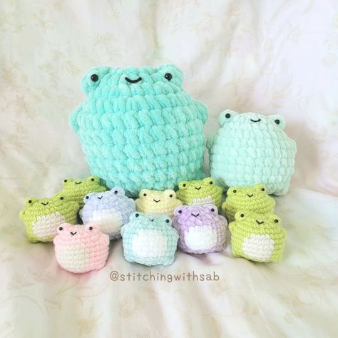 FREE No-Sew Mini Frog Crochet Pattern Beginner Crochet Plush Pattern Free, Crotchet Animals Easy, Kawaii Amigurumi Free Pattern, Beginner Crochet Plushies, Cute Animal Crochet Pattern Free, No Sew Crochet Plushies, Small Amigurumi Pattern, Crochet Projects Animals, Cute Crochet Ideas Free Pattern