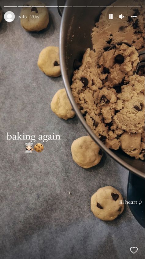 Dessert Stories Instagram, Baking Photography Instagram, Baking Aesthetic Story, Cookie Business Aesthetic, Bake Cookies Aesthetic, Cookie Making Aesthetic, Cookies Instagram Feed, Cookies Aesthetic Photography, Instagram Cookies