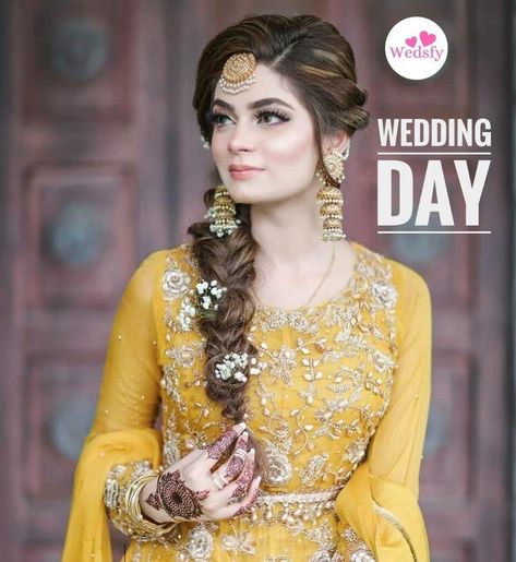 Walima Photoshoot, Nikah Mehndi, Banquet Hall Wedding, Bride's Sister, Pakistani Bridal Hairstyles, Mehndi Hairstyles, Mehendi Artist, Hair Style On Saree, Engagement Hairstyles