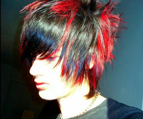 Sick hair- with red streaks Black Emo Hair, Short Emo Hair, Bob Balayage, Emo Hairstyles For Guys, Emo Boy Hair, Boys Colored Hair, Black Red Hair, Emo Scene Hair, Hair Color Unique