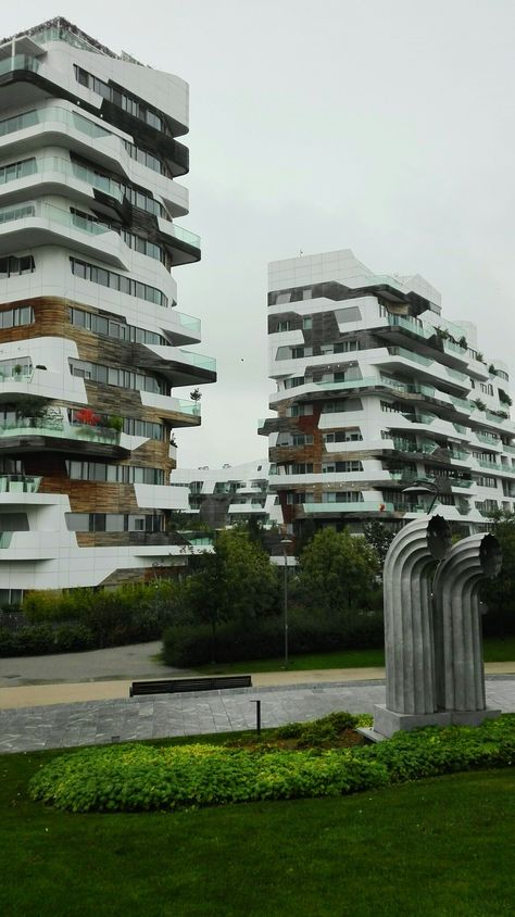 Tesla Office, City Life Milano, Milano Aesthetic, Building Aesthetic, Zaha Hadid, Leaning Tower, City Life, Leaning Tower Of Pisa, Pisa