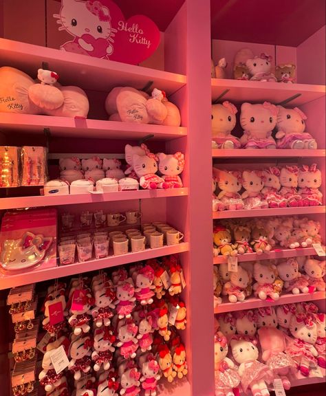 Universal Tokyo, Tokyo Hello Kitty, Hello Kitty Universal Studios, Hello Kitty Store Aesthetic, Universal Studios Hollywood Hello Kitty, Iphone Wallpaper Food, Universal Studios Japan Aesthetic, Theme Park Aesthetic, Hello Kitty Land