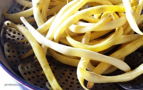 steam yellow wax beans Yellow Beans Recipe, String Bean Recipes, Yellow Wax Beans, Yellow Beans, Fall Veggies, Easy And Healthy Recipes, Wax Beans, Quick Stir Fry, Wax Bean