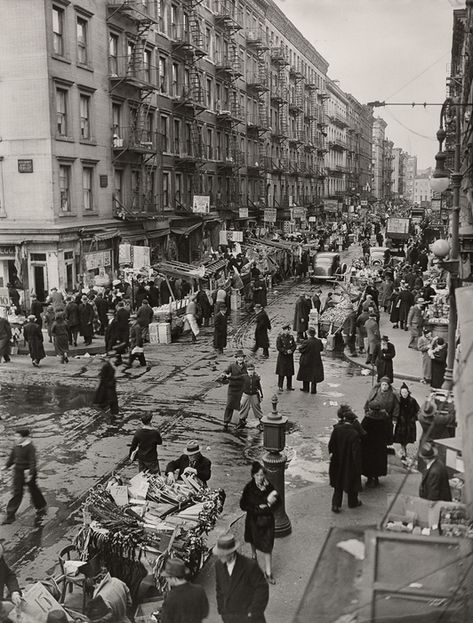 Lower East Side Nyc, East Side New York, New York City Map, New York Black And White, New York Vintage, Busy Street, New York Life, Nyc Subway, Ny City