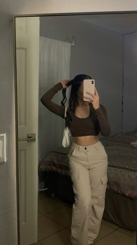 Clean Girl Baddie Outfits, Outfit Ideas To Go Out, Winter Outfits Teenage Girl, Latina Fall Outfit, Cropped Knit Sweater Outfit, Fall Fits Baddie, Pretty Little Thing Outfits, Thanks Giving Outfits, Brown Shirt Outfit