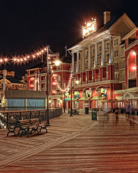 Boardwalk At Night, Disney Boardwalk Resort, Disney Boardwalk, Disney Cute, Disney World Hotels, Disney Hotels, Disney World Florida, Disney Photography, Disney Vacation Club