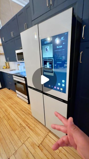 Danny Winget on Instagram: "Auto Opening doors on the Samsung Bespoke AI Family Hub Refrigerator overkill or would you just manually open it like the last part of this video? Can you find any useful items for this smart home feature or is it just something you show off to your friends and not ever use in real life? Let me know if technology is going too crazy just to go crazy 😜 #tech #technology #samsung #samsunggalaxy #ai #bespoke #bespokeai #reels #reelsinstagram #kitchen #kitchendesign #smarthome #smarthomes #design #kitchendesign #samsungconnected" Samsung Bespoke Kitchen, Bespoke Refrigerator, Hosting Era, Smart Kitchen Technology, Family Hub Refrigerator, Samsung Kitchen, Spooky Kitchen, Samsung Bespoke, Smart Refrigerator