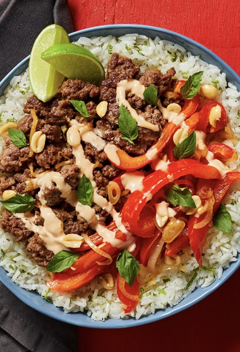 Easy beef rice bowl recipe with ponzu-glazed veggies and sriracha mayo | More recipes on www.HelloFresh.com Hello Fresh Ground Beef Recipes, Hello Fresh Bowl Recipes, Every Plate Recipes, Best Hello Fresh Recipes, Ponzu Beef Bowl, Hello Fresh Pork Bowl, Hello Fresh Ramen Recipe, Hello Fresh Recipes Cards Beef, Hellofresh Recipes