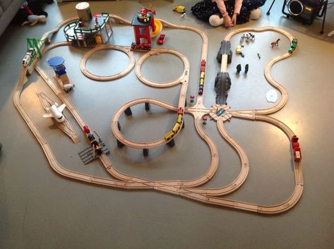 Brio Train Table, Ikea Train, Brio Train Track, Toy Train Layouts, Thomas The Train Birthday Party, Brio Train, Wooden Train Track, Wood Train, Toy Trains Set