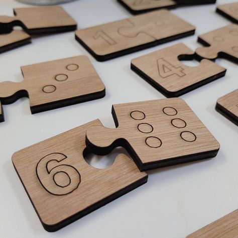 Laser engraved set of 0-10 domino wooden puzzle pieces, perfect for little ones learning numbers and to count!  Suitable for ages 3-7 years. Wooden Puzzles For Kids, Wooden Laser Cut Gift Ideas, Wooden Lasercut Ideas, Wood Laser Engraving Ideas, Laser Engraver Projects, Laser Cut Projects Ideas, Wood Laser Cut Ideas, Laser Cut Wood Projects, Laser Cut Toys