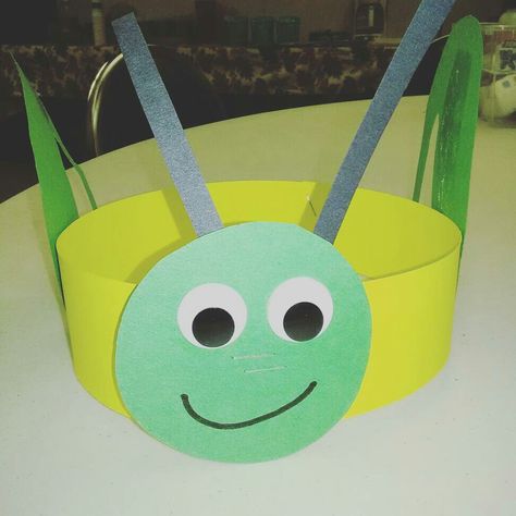 Grasshopper craft hat Bug Hats For Preschool, Grass Hopper Craft Preschool, Insect Hats Preschool, Grasshopper Crafts For Toddlers, Grasshopper Art Preschool, Grasshopper Craft Preschool, Grasshopper Preschool, Grasshopper Activities, Grasshopper Crafts