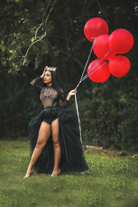 40th Birthday Themes, Birthday Photoshoot Ideas, 30th Birthday Themes, 21st Birthday Photoshoot, Beautiful Photoshoot Ideas, Creative Photoshoot Ideas, Glam Photoshoot, Birthday Photography, Photoshoot Themes