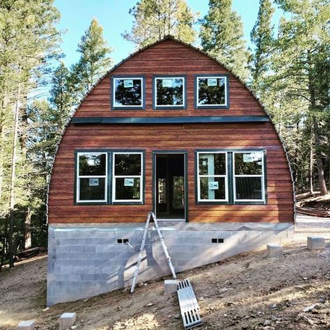 Cabin Floor Plans With Loft, Arched Cabins, Unique Cabin, Loft Floor Plans, Quonset Homes, Quonset Hut Homes, Arched Cabin, Barn House Design, Arch House