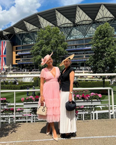 The best girls day getting dressed up for The Royal Ascot 🐎🤍🥂👒 @georgiamay 💗 . . Ascot 2024, Royal Ascot, Race day outfit . . #ascot2024 #royalascot #royalascot2024 #ladiesday #ladiesdayout #raceday #racedayfashion #racedayoutfit #karenmillen #karrenmillendress #fascinator #hatstyle #raceseason #ascot #ascotraces #ascotracecourse #ascothats #ascotstyle #ascotfashion #girlsday Polo Event, Ascot Outfits, Ascot Style, Race Day Fashion, Race Outfit, Ascot Races, Race Day Outfits, Ascot Hats, Races Fashion