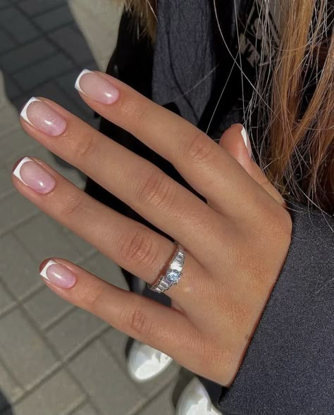 Minimalistic Nails, French Manicure Ideas, Natural Nails Manicure, Gel Nails French, French Manicure Nails, Classic French Manicure, Casual Nails, French Acrylic Nails, Soft Nails