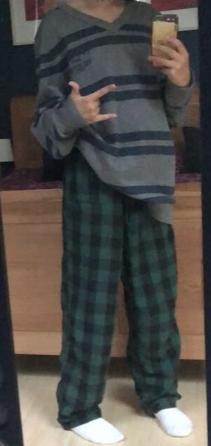 Christmas Pants Aesthetic, Pajama Pants Aesthetic Men, Plaid Pajama Pants Outfits Men, Aesthetic Pajamas Comfy, Fuzzy Pajama Pants Aesthetic, Pajama Men Aesthetic, Male Pyjamas Aesthetic, Flannel Pajama Pants Aesthetic, Grunge Christmas Aesthetic Outfit