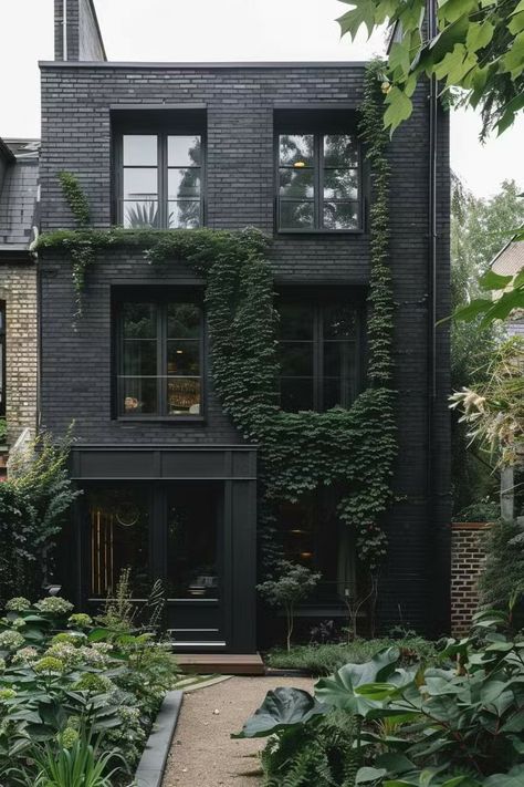 House With Door On The Side, Black Indoor Decor, Black Building Exterior, Black Painted House Exterior, Black House Exterior Design, House Design Black, All Black Houses, Black Exterior House, All Black House Exterior