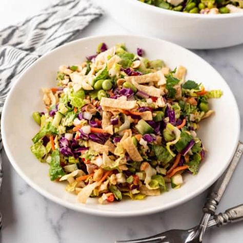 Thai-Inspired Chicken Salad (California Pizza Kitchen Copycat Recipe) - House of Nash Eats California Pizza Kitchen Recipes, Asian Chicken Salad Recipe, Thai Crunch Salad, Thai Chicken Salad, Thai Salad, Crispy Wonton, Asian Chicken Salads, California Pizza Kitchen, California Pizza