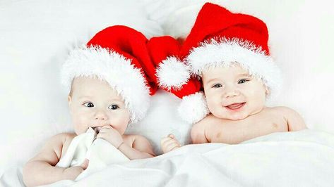 Twin Christmas Pictures, Twin Christmas Card, Twins Photoshoot, Christmas Photoshoot Kids, Names For Babies, New Baby Pictures, Photoshoot Christmas, Christmas Baby Pictures, Twin Pictures