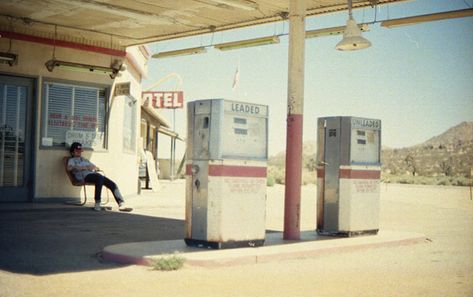 Larry, a solo exhibition featuring the work of photographer Larry Niehues. Despite its retrograde appearance, the work has been shot exclusively between 2012 and 2014, revealing how the technologies of a given era are as pivotal in formulating our visual conception of history as the design and fashion of the time. Old America, Old Gas Stations, Night Vale, American Gothic, Fallout New Vegas, Vintage Americana, Trailer Park, My Chemical, American Dream