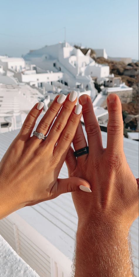 Honey Moon Aesthetic Italy, Honey Moon Photos, Honeymoon Picture Ideas, Greece Honeymoon Aesthetic, Honeymoon Asthetic, Just Married Aesthetic, Honey Moon Aesthetic, Italy Honeymoon Aesthetic, Romantic Honeymoon Outfits