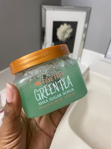 Exfoliating Washcloth, Green Tea Scrub, Simple Skincare Routine, Random Inspiration, Sugar Scrubs, Hygiene Products, Exfoliating Scrub, Tree Hut, Glow Up Tips