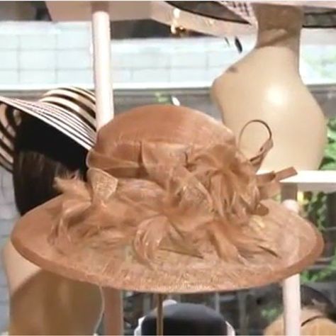 Diy Hats For Women How To Make, Hat Making Ideas, How To Make Hats, Millinery Diy, Hat Making Supplies, Make Your Own Hat, Diy Hats, Making Hats, Sinamay Hat