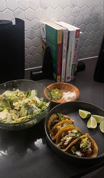 Taco Aesthetic, Tacos Aesthetic, Dinner Tacos, Easy Healthy Meal Prep, Healthy Lifestyle Food, Food Goals, Barbie World, Healthy Meal Prep, Pretty Food