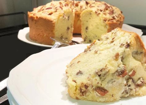 Butter Pecan Pound Cake Recipe, Butter Pecan Pound Cake, Gluten Free Turkey Meatballs, Gluten Free Pound Cake, Gluten Free Fried Chicken, Pecan Pound Cake, Gf Cake, Gluten Free Pecan, Cake Bundt